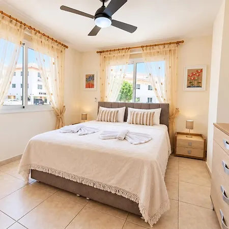 Sunrise Appartement Paralímni